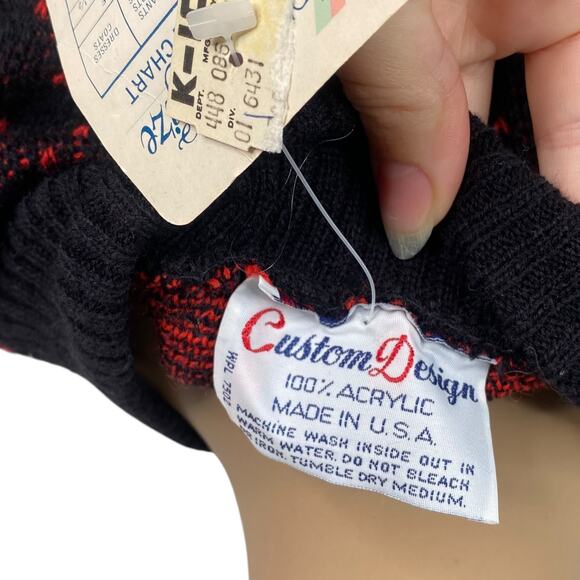 NWT Vtg 80s Custom Design Black Red Abstract Mock Neck Pullover Sweater L - Picture 7 of 7